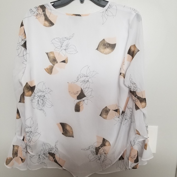 Blouses - Picture 2 of 16